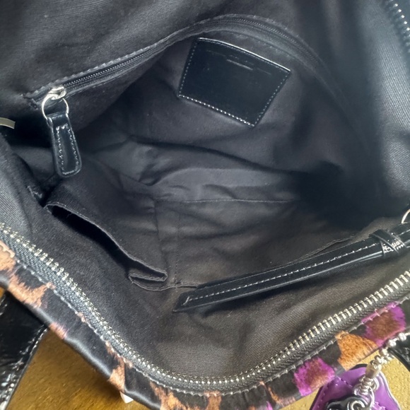 COACH CHEETA PURPLE PRINT HANDBAG. USED ONCE OR TWICE. IN PRISTINE CONDITION! - Picture 3 of 15